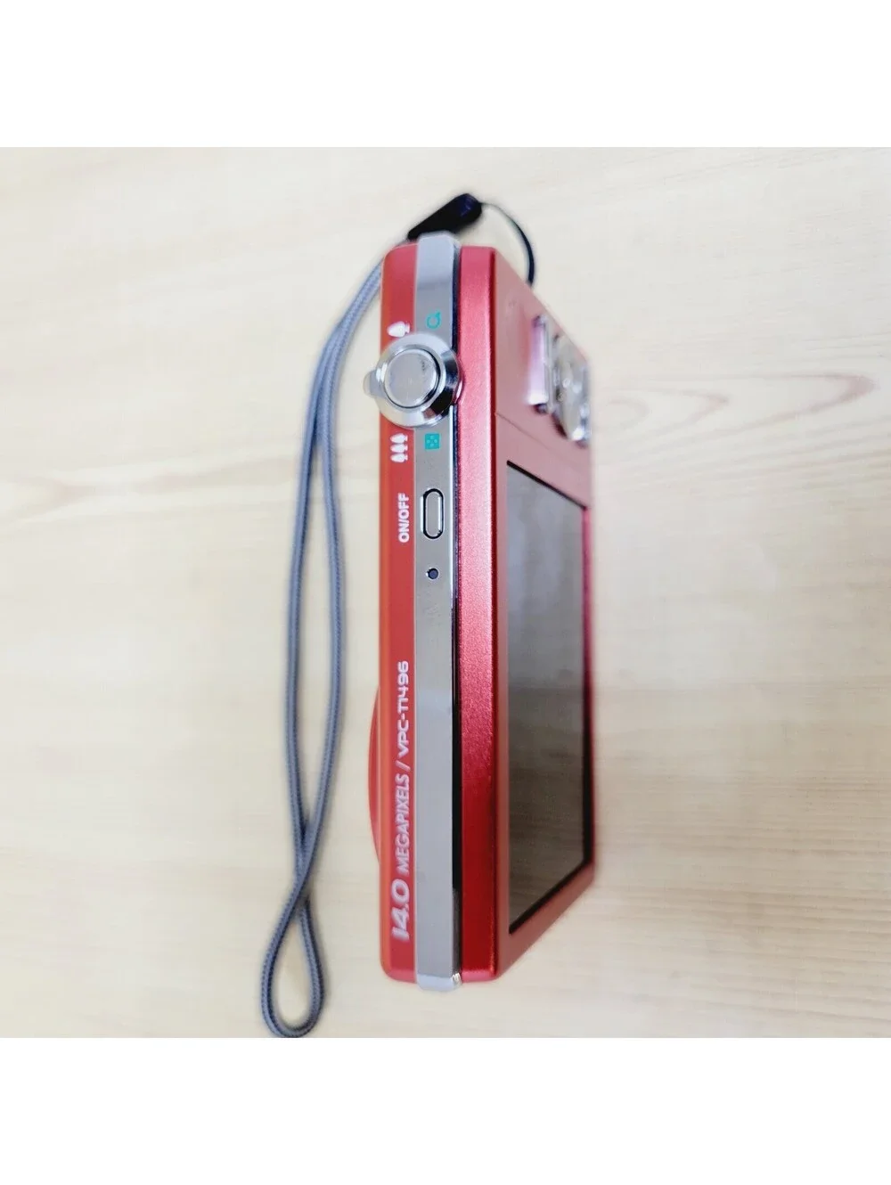 Sanyo VPC-T1496 14.0MP Digital Camera Red with Battery. NO CHARGER OR SD CARD